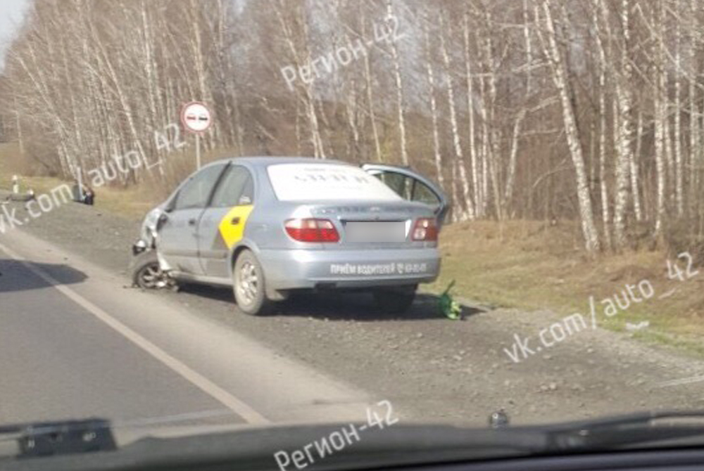 Фото, видео: в Кемерове серьёзная авария с участием такси
