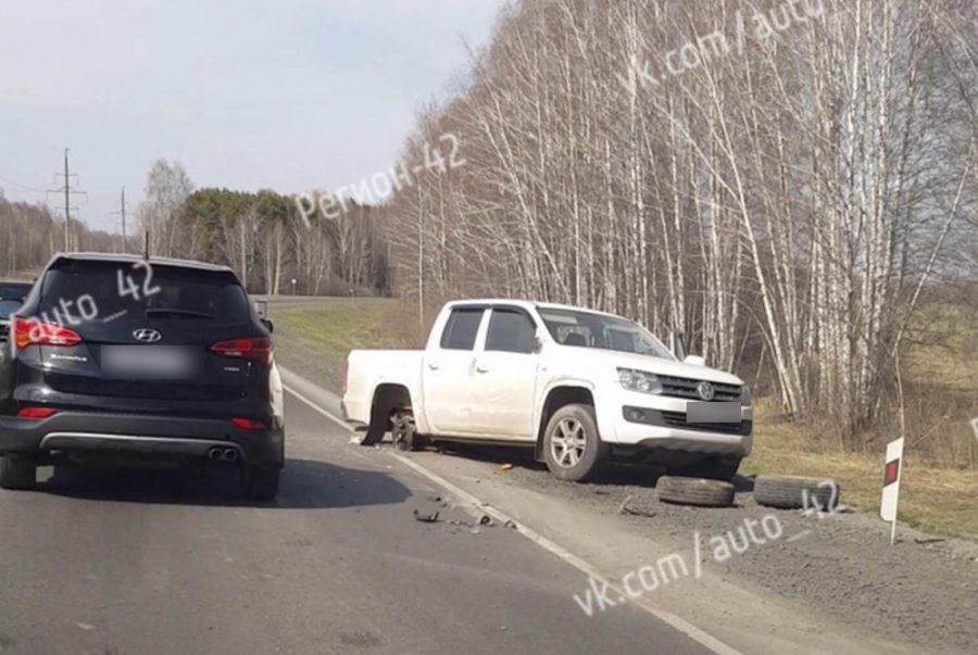 Фото, видео: в Кемерове серьёзная авария с участием такси